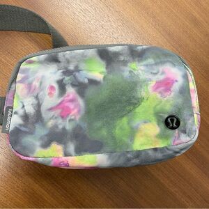 Lululemon In Store Everywhere Belt Bag Hydrangea Monet Watercolor Wash Print